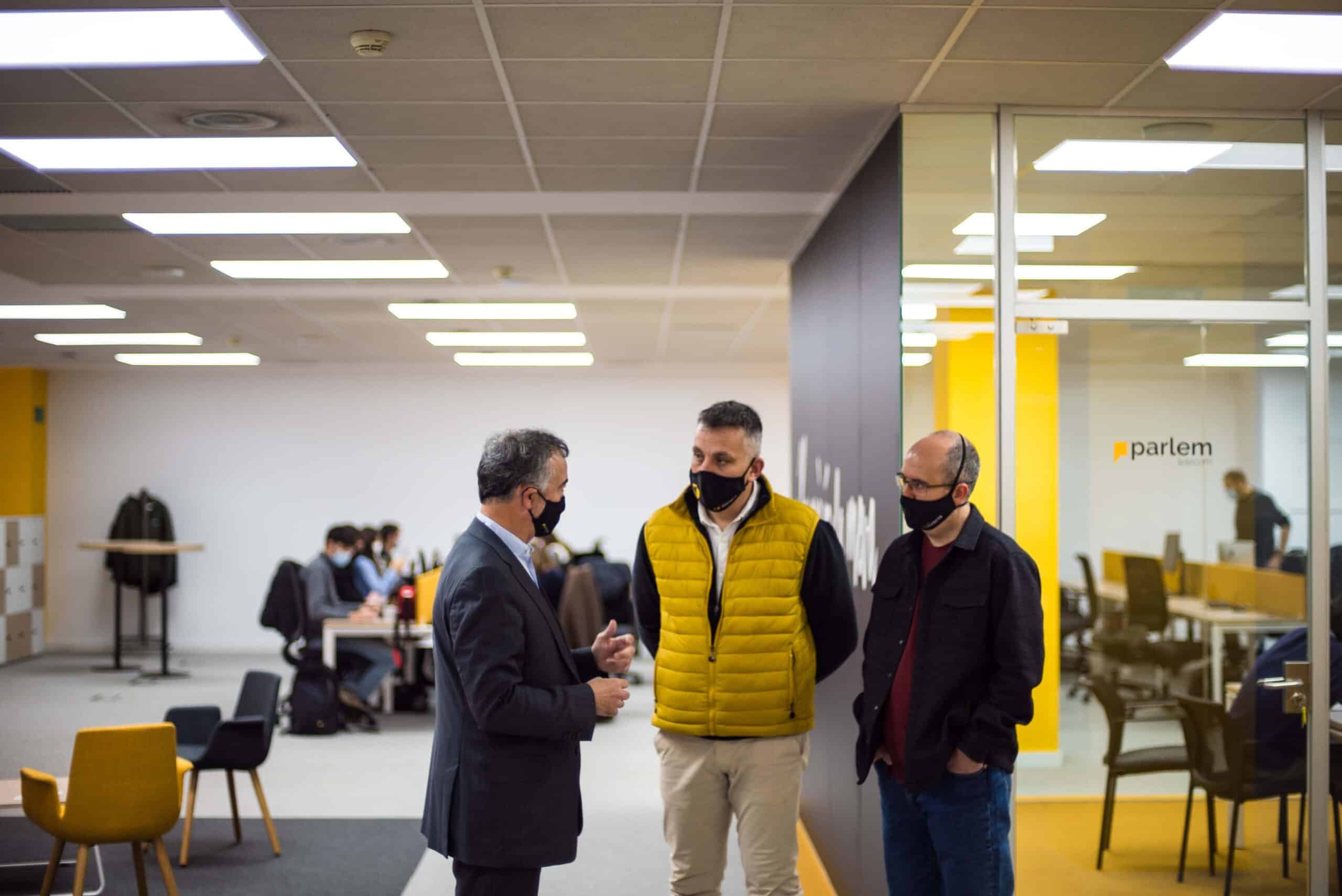 Ernest Pérez-Mas amb Àdam Falgueras i Albert Agustí